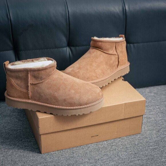 UGG Classic Ultra Mini Boots - Picture 3 of 6